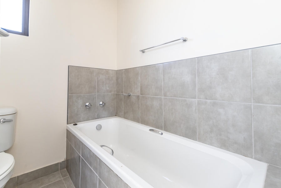 2 Bedroom Property for Sale in Amalinda Eastern Cape